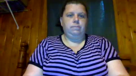 Snapshot of ashlie318 chatting on 06-12-26, 03:11 Diamond3654 online show from 06-12-26, 03:11