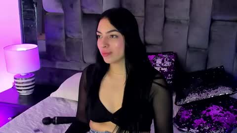 Snapshot of ashly_bloom chatting on 04-17-26, 03:31 Ashly online show from 04-17-26, 03:31
