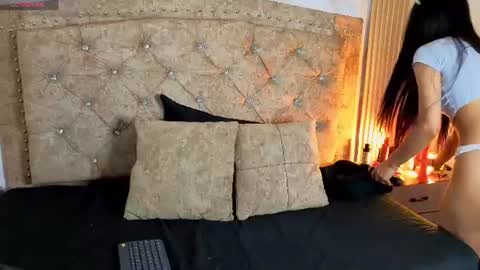ashlybloom1 online show from 07-09-26, 12:09