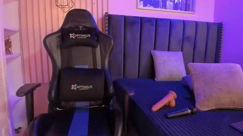 ashlye_miller_ online show from 10-15-25, 04:12