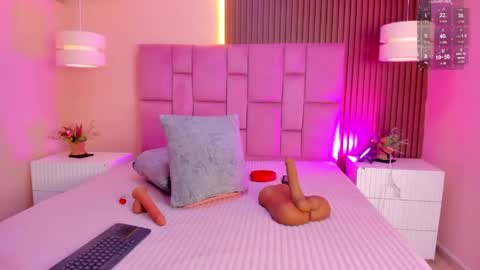 ashlye_miller_ online show from 04-28-26, 07:52