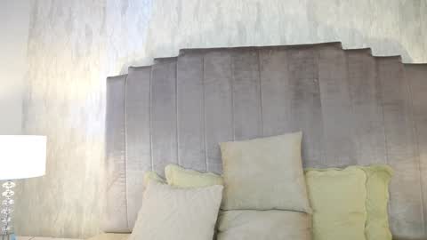 Paula Baleta  online show from 01-24-25, 05:10