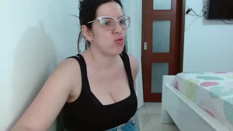 Snapshot of ashlymoon chatting on 05-13-26, 11:22 AshlyMoon online show from 05-13-26, 11:22