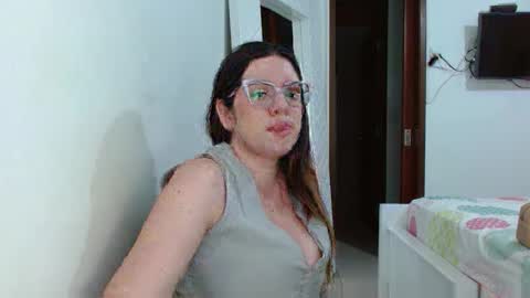 Snapshot of ashlymoon chatting on 05-15-26, 10:50 AshlyMoon online show from 05-15-26, 10:50