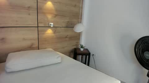 ashlyn online show from 12-18-25, 07:31