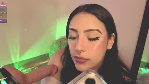 Snapshot of ashlynnlowe_ chatting on 11-24-25, 07:46 Ash online show from 11-24-25, 07:46