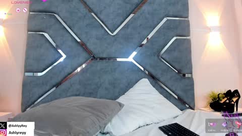 Ashly  online show from 01-30-25, 10:41