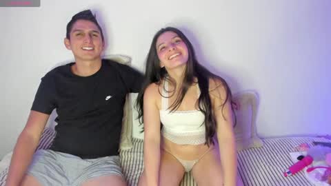 Snapshot of ashton_27 chatting on 01-21-25, 01:08 Ashton and Sophia lov online show from 01-21-25, 01:08