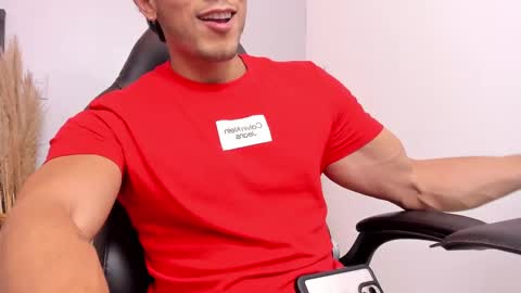 Snapshot of ashton_coleman_ chatting on 02-07-25, 08:53 my name real is camilo online show from 02-07-25, 08:53