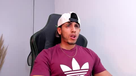 Snapshot of ashton_coleman_ chatting on 02-15-25, 09:27 my name real is camilo online show from 02-15-25, 09:27