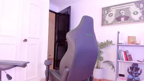 Snapshot of ashton_coleman_ chatting on 09-30-25, 05:18 my name real is camilo online show from 09-30-25, 05:18