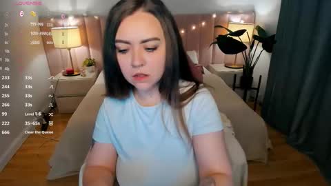 Snapshot of ashton_heidi chatting on 10-07-25, 11:02 Your girlfriend online show from 10-07-25, 11:02