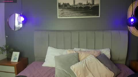 Snapshot of asia_25_ chatting on 12-18-24, 09:29 PAO   online show from 12-18-24, 09:29