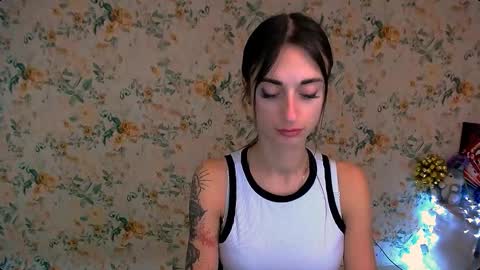 Snapshot of asia_n_ chatting on 12-20-24, 11:00 asia_n_ online show from 12-20-24, 11:00