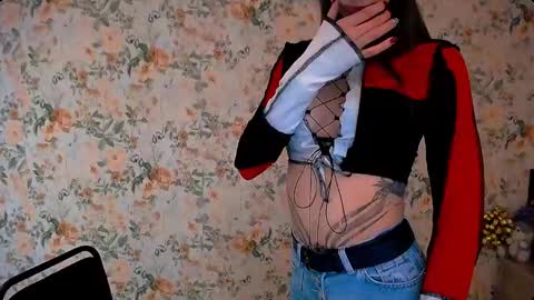 Snapshot of asia_n_ chatting on 02-10-25, 10:53 asia_n_ online show from 02-10-25, 10:53