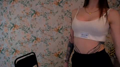 Snapshot of asia_n_ chatting on 02-19-25, 10:34 asia_n_ online show from 02-19-25, 10:34