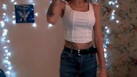 Snapshot of asia_n_ chatting on 10-11-25, 06:01 asia_n_ online show from 10-11-25, 06:01