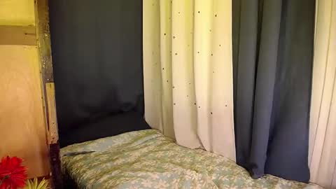 Snapshot of asian_cougar69 chatting on 10-02-25, 06:04 Elaine Navales online show from 10-02-25, 06:04