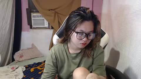 Snapshot of asian_honey69 chatting on 09-16-25, 11:17 bb girl online show from 09-16-25, 11:17