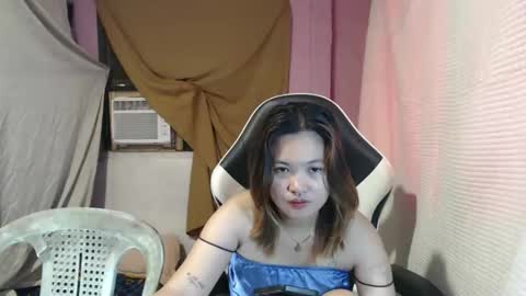 Snapshot of asian_honey69 chatting on 09-26-25, 12:25 bb girl online show from 09-26-25, 12:25