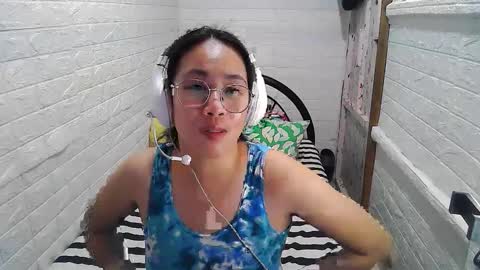 Snapshot of asian_sexydimples chatting on 02-13-25, 03:24 Trixie online show from 02-13-25, 03:24