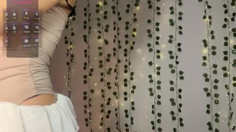 Snapshot of asian_vi chatting on 10-18-25, 03:57 My name Vi online show from 10-18-25, 03:57