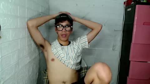 EIZE online show from 03-11-26, 05:02