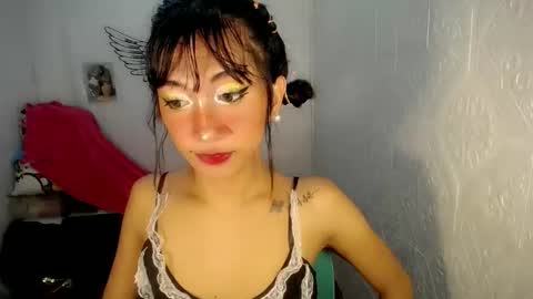 Snapshot of asianbarbie05 chatting on 10-24-25, 10:33 SOFIA online show from 10-24-25, 10:33