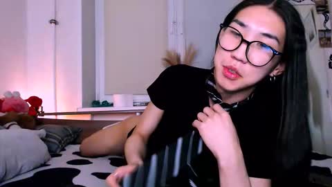 Snapshot of asiancvnt chatting on 02-11-26, 08:47 asiancvnt online show from 02-11-26, 08:47