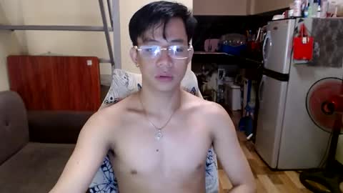 Snapshot of asiandreamboyx chatting on 02-15-25, 12:33 asiandreamboyx online show from 02-15-25, 12:33