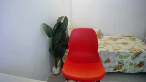 Snapshot of asianhot_babe chatting on 12-01-25, 12:04 Melody online show from 12-01-25, 12:04