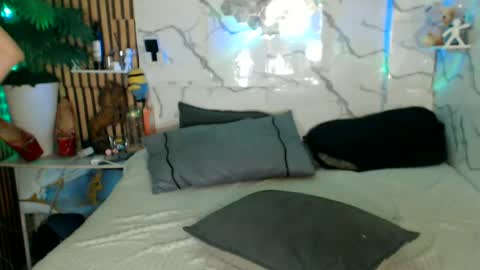 Snapshot of asianhottestangel chatting on 06-14-26, 11:23 ALEAH online show from 06-14-26, 11:23