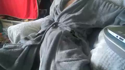 Snapshot of asianlooker chatting on 02-04-25, 01:27 John online show from 02-04-25, 01:27
