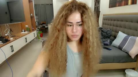 ERIKA 3 online show from 01-14-25, 01:17