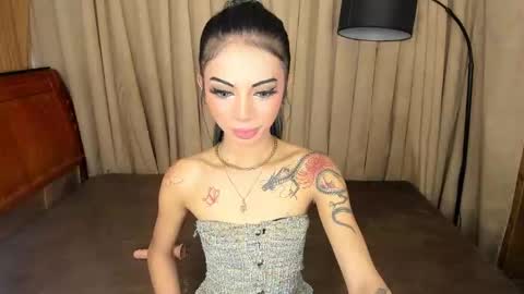 Snapshot of asianprettypetite chatting on 02-22-25, 01:02 CHESKA online show from 02-22-25, 01:02