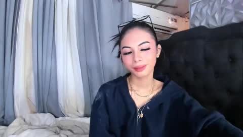 Snapshot of asianprettypetite chatting on 03-05-25, 10:44 CHESKA online show from 03-05-25, 10:44