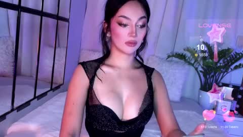 Miss Nia online show from 12-19-24, 07:07