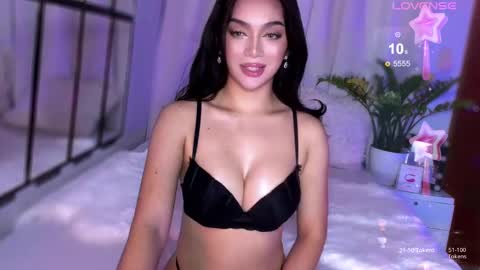 Miss Nia online show from 12-25-24, 01:53