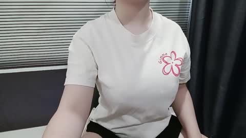 SoHye online show from 10-21-25, 01:39