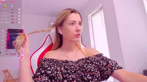 Caroline online show from 09-09-25, 09:42