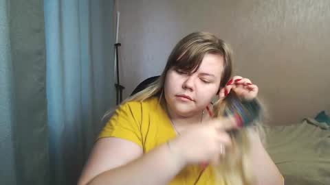 AsmiTKeyn online show from 10-29-25, 05:20