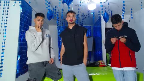 Snapshot of asmodeus7100 chatting on 03-02-25, 12:09 THOMAS AND DAMIAND online show from 03-02-25, 12:09