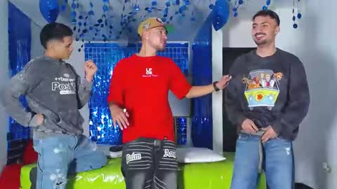 Snapshot of asmodeus7100 chatting on 03-03-25, 12:15 THOMAS AND DAMIAND online show from 03-03-25, 12:15