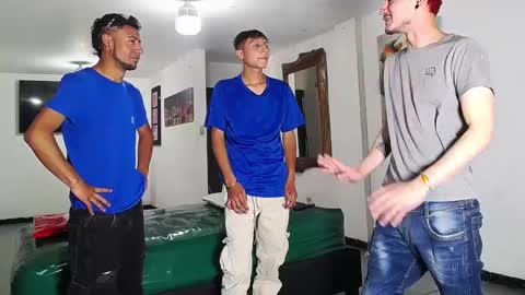 Snapshot of asmodeus7100 chatting on 09-17-25, 06:09 THOMAS AND DAMIAND online show from 09-17-25, 06:09