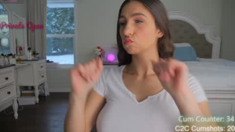 Snapshot of aspenwild chatting on 01-21-25, 04:58 Aspen Wild online show from 01-21-25, 04:58