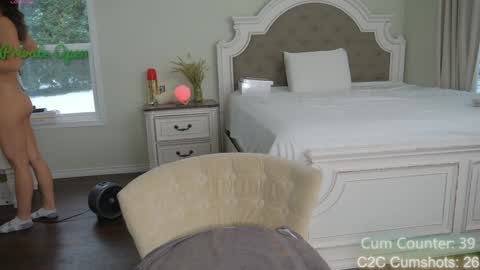 Snapshot of aspenwild chatting on 01-27-25, 05:04 Aspen Wild online show from 01-27-25, 05:04