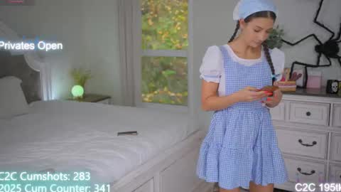 Snapshot of aspenwild chatting on 10-30-25, 03:35 Aspen Wild online show from 10-30-25, 03:35