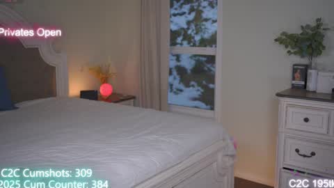 Snapshot of aspenwild chatting on 12-05-25, 04:36 Aspen Wild online show from 12-05-25, 04:36