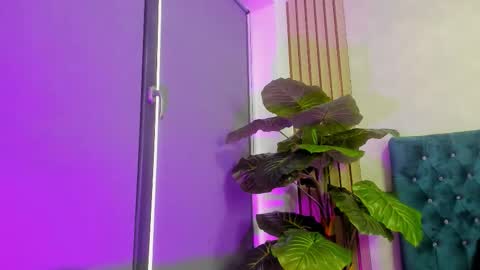 AsshleySing online show from 11-30-25, 09:24