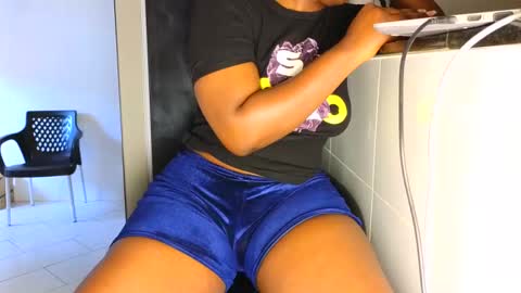 Snapshot of assiology11 chatting on 02-07-25, 07:29 Assiology online show from 02-07-25, 07:29